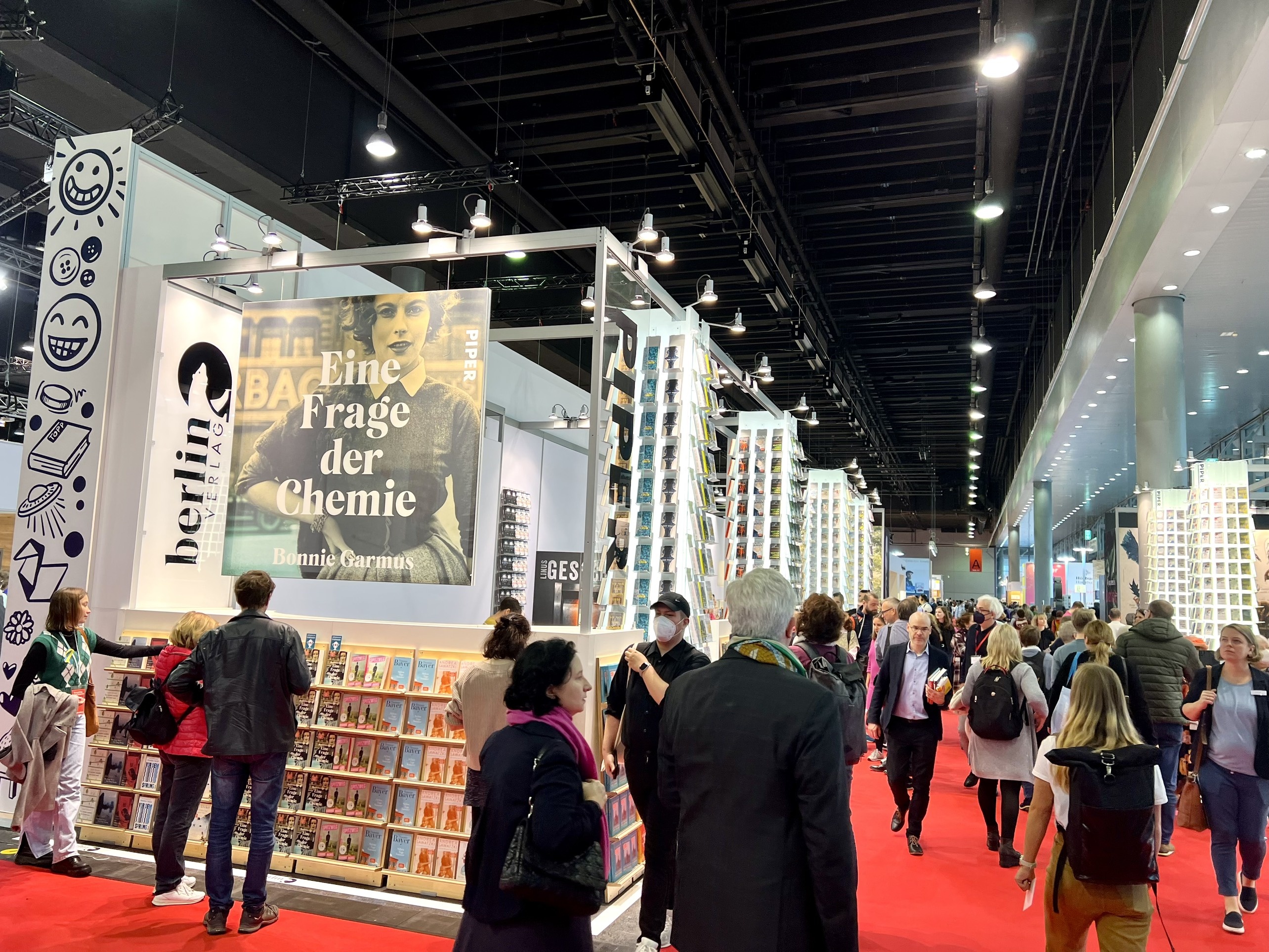 Hoi sach Frankfurt anh 1