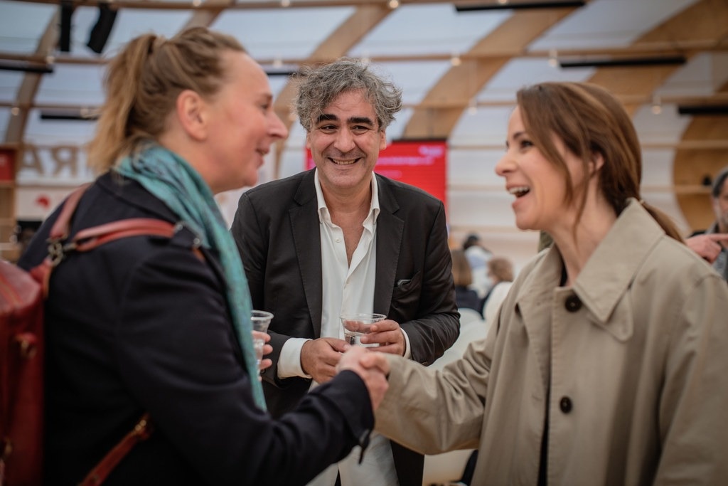 Hoi sach Frankfurt anh 9