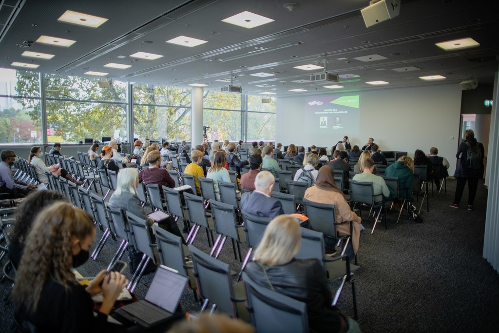 Hoi sach Frankfurt anh 7