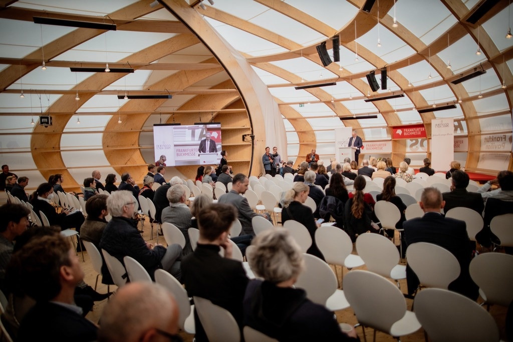 Hoi sach Frankfurt anh 5