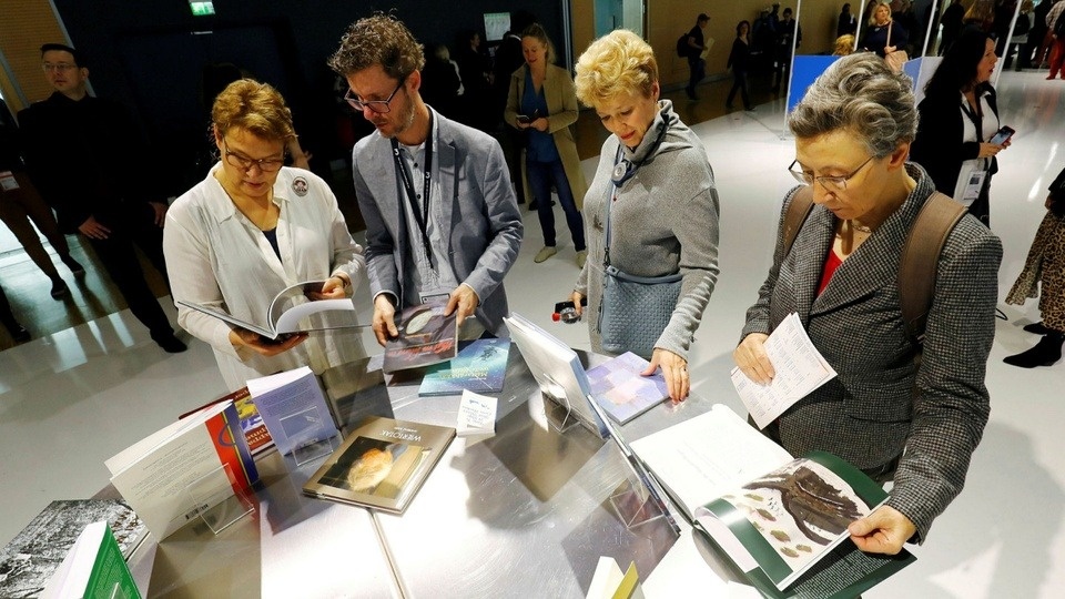 Nganh xuat ban toan cau dang phuc hoi sau dai dich hinh anh