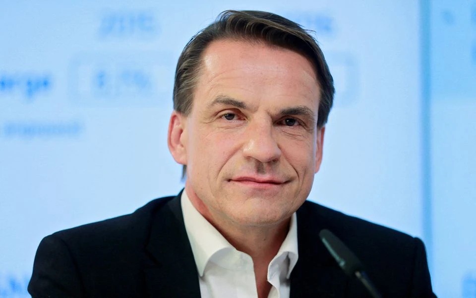 Madeline McIntosh tu chuc anh 2