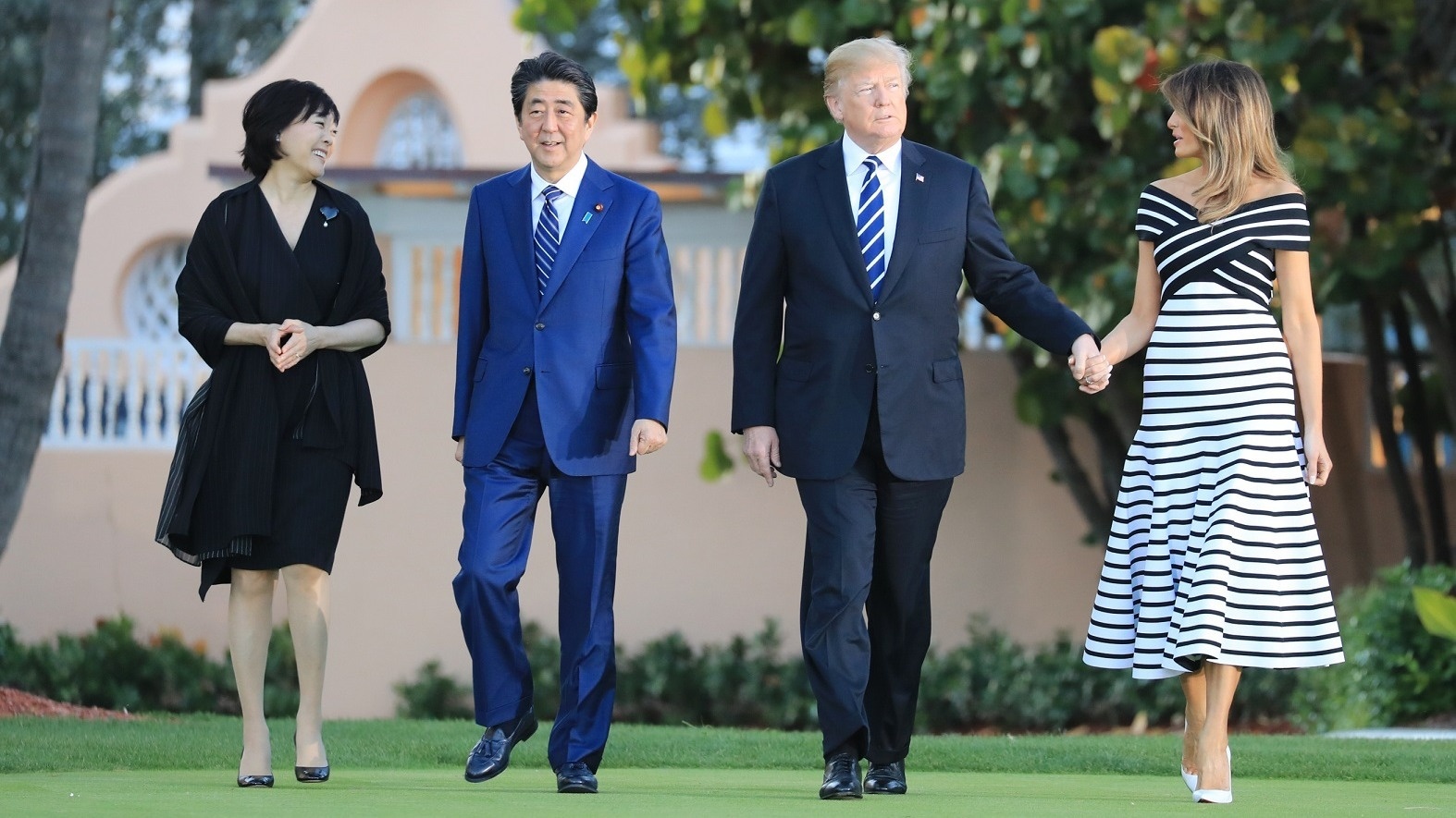 hoi ky Abe Shinzo anh 2