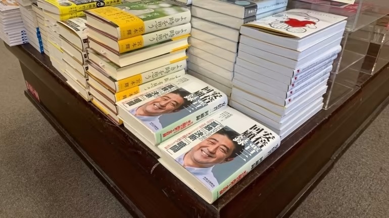 Sach cua ong Abe chay hang, nha xuat ban tang gap ba lan in hinh anh