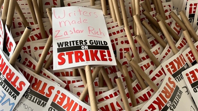 Lan song dinh cong tai Hollywood: Gioi bien kich doi quyen loi hinh anh