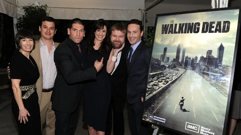 phim chuyen the,  Walking Dead,  The Sand Man anh 4