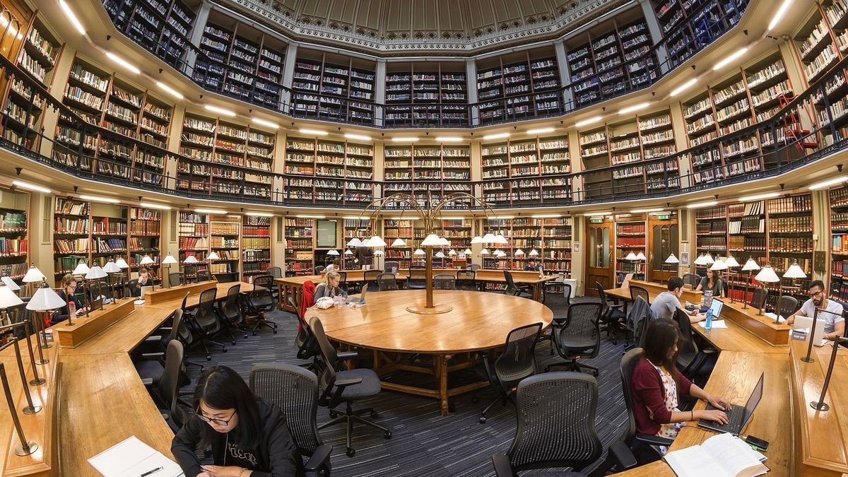 Da dang dich vu, thu vien cong tai Anh thu 3,4 ty bang moi nam hinh anh