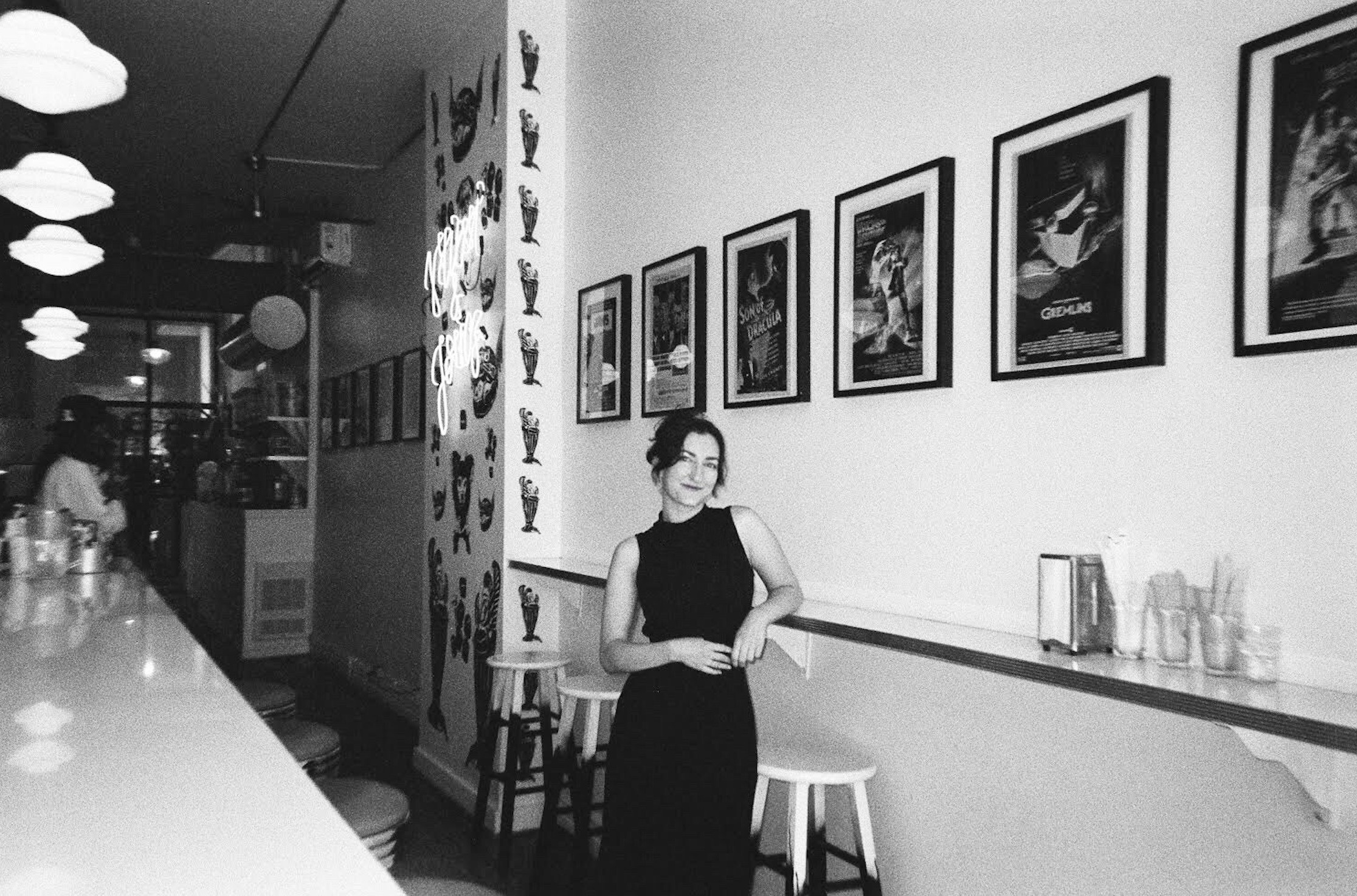 nu nha van,  nu dai dien anh 2