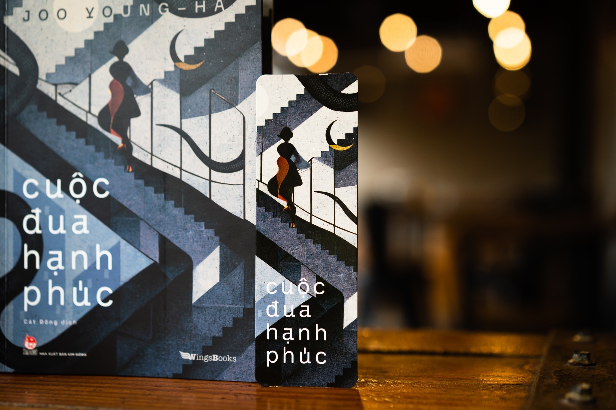 Cuon sach lot tran su gia doi cua nhung bai dang tren mang xa hoi hinh anh