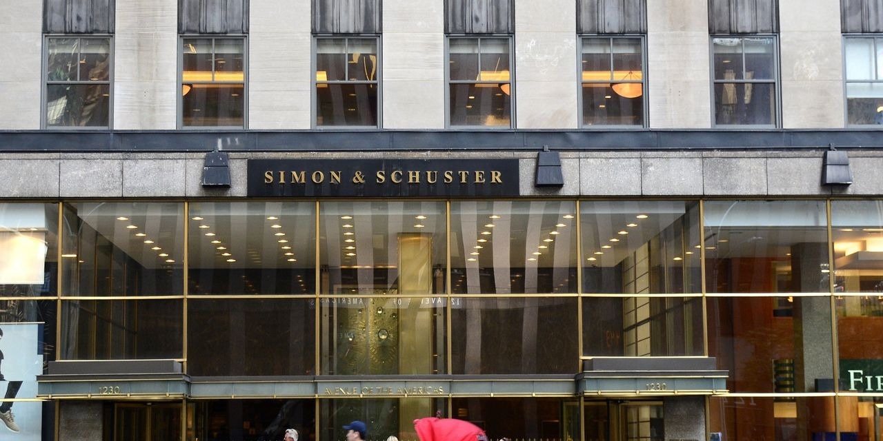Thuong vu ban Simon & Schuster va no luc chong doc quyen xuat ban hinh anh