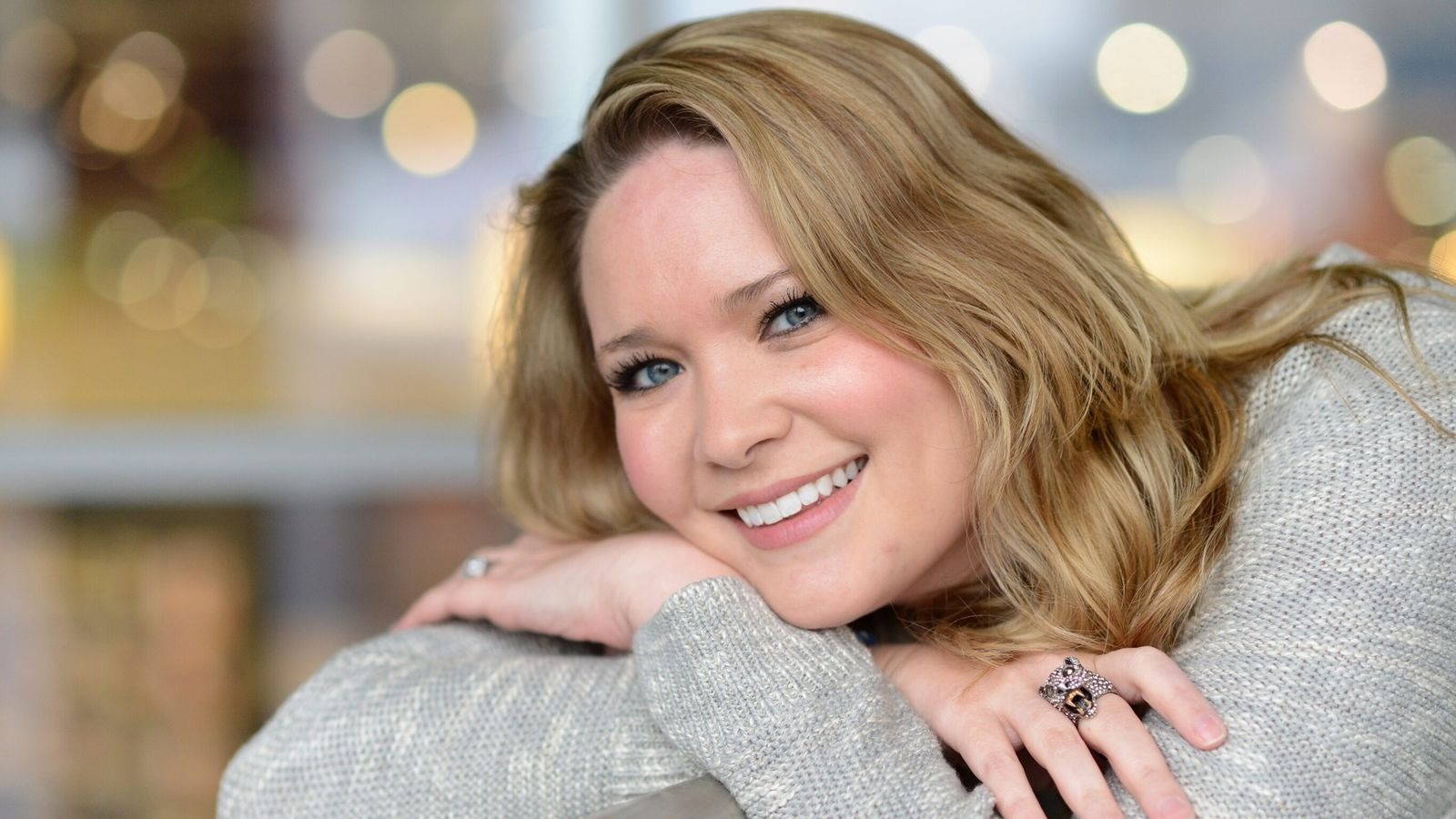 Hien tuong xuat ban Sarah J Mass mang ve loi nhuan cho Bloomsbury hinh anh