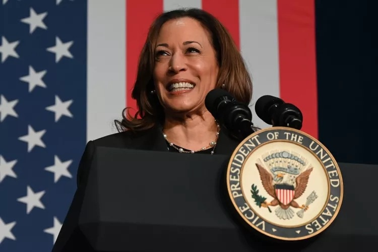 Hoi ky cua ba Kamala Harris 'nong' tro lai hinh anh
