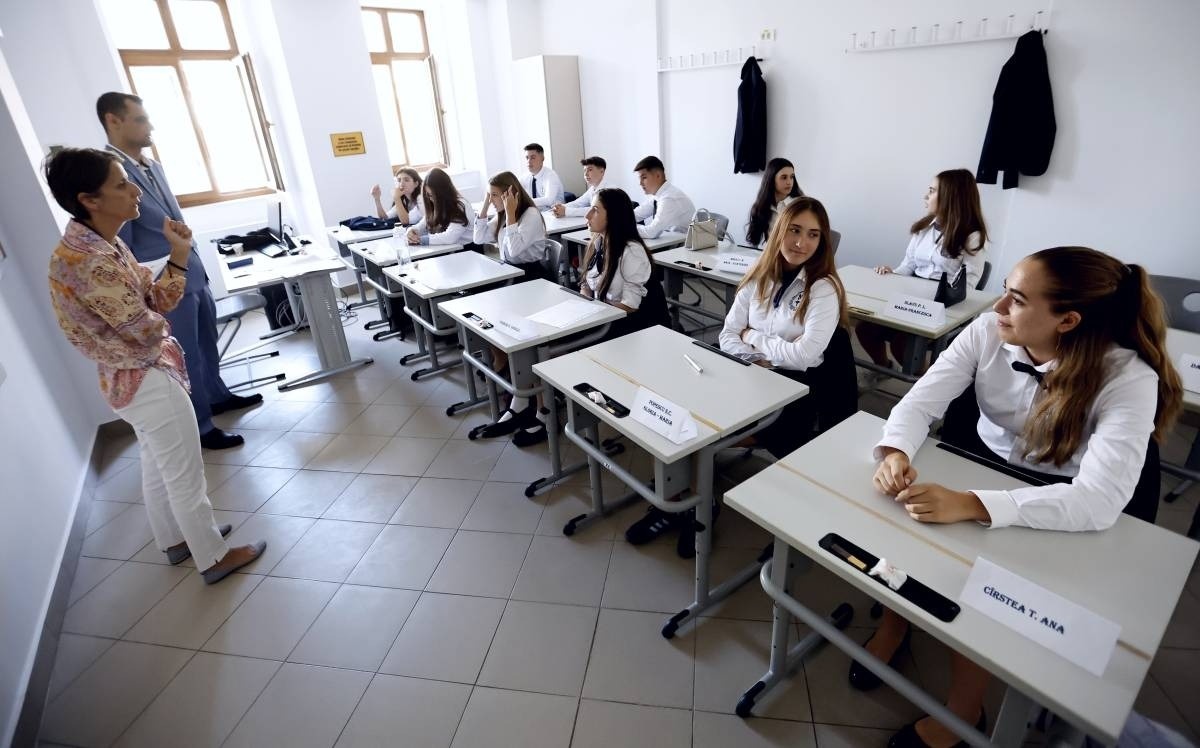 van hoa doc My anh 1