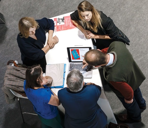 Hoi sach Frankfurt anh 2