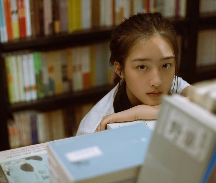 Mang xa hoi, nao bo suy yeu va lam quen lai voi viec doc sach hinh anh