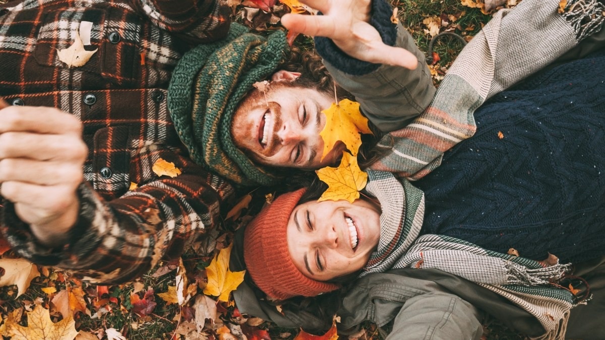 Tieu thuyet tinh ai nong nhiet trong mua thu 'hut' doc gia hinh anh