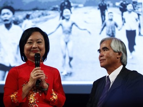 'Em be Napalm' Kim Phuc: Nick Ut chinh la nguoi chup buc anh hinh anh
