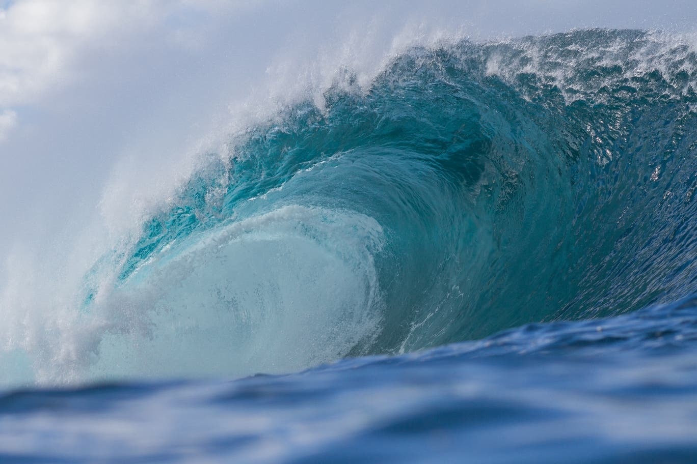 Du khach tranh Nhat Ban vi du doan tham khoc trong truyen tranh hinh anh