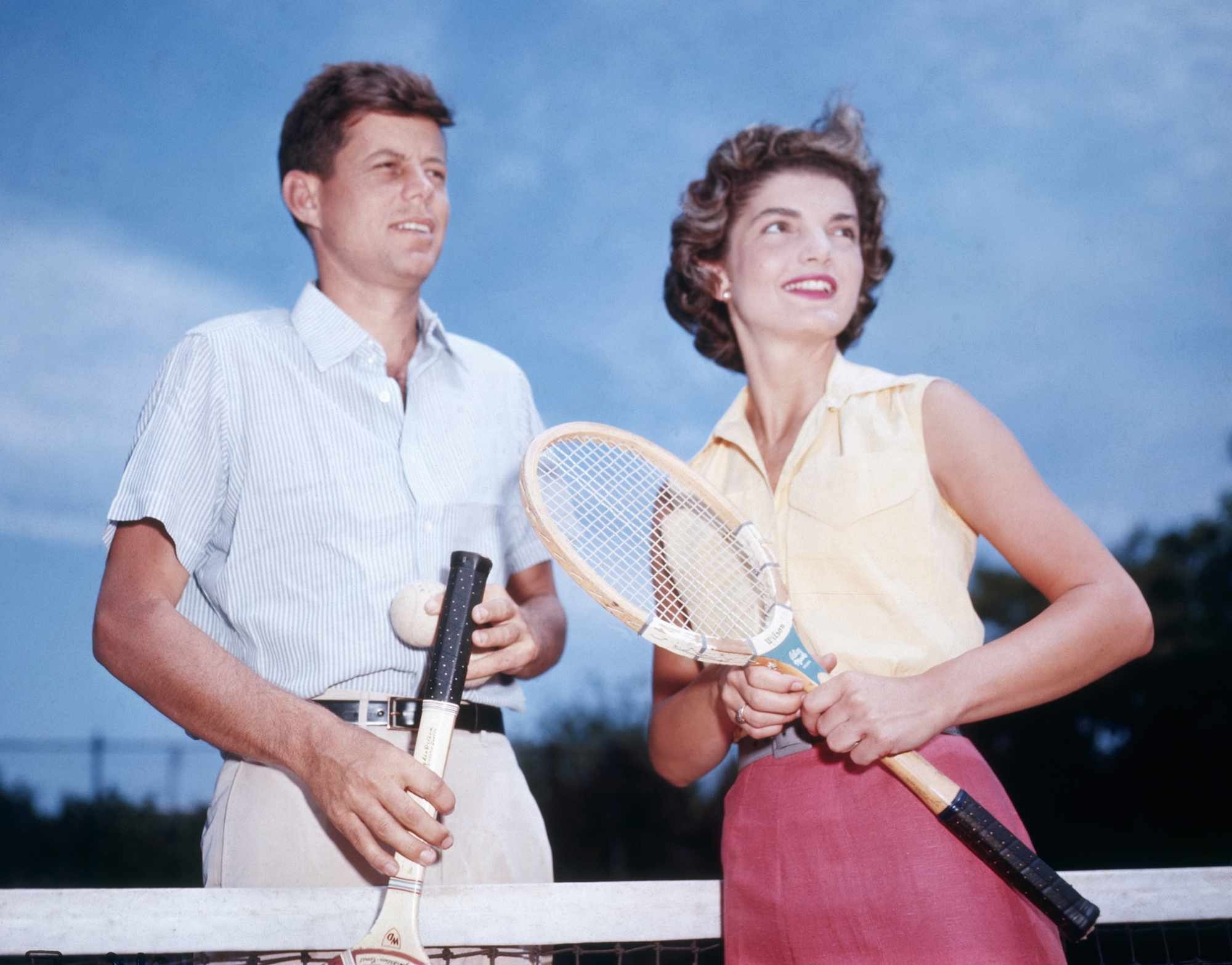 Them mot moi quan he ngoai luong va vu pha thai bi an lien quan JFK hinh anh