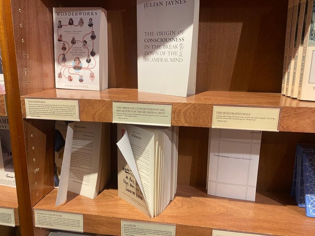 Sach bien dang duoi thoi tiet nong am tai My hinh anh