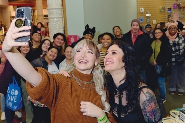 Con duong sinh ton phi truyen thong cua gioi xuat ban quoc te hinh anh