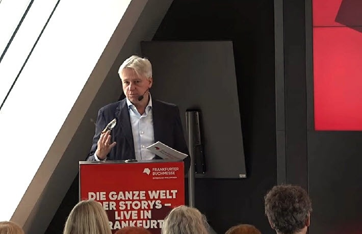 hoi sach Frankfurt anh 1