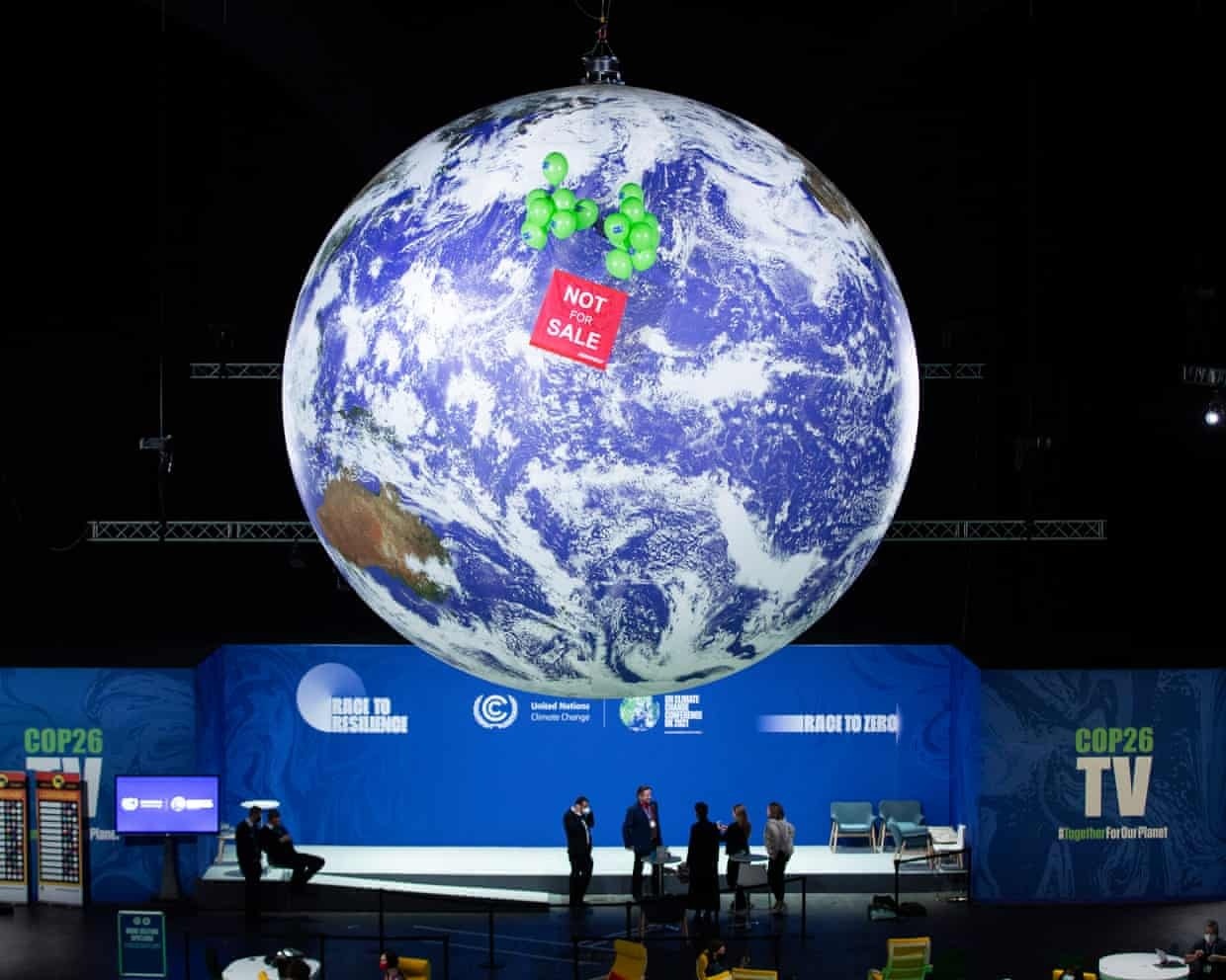 Hau truong ngoai giao khi hau: Tieng noi ben trong the gioi giau co hinh anh