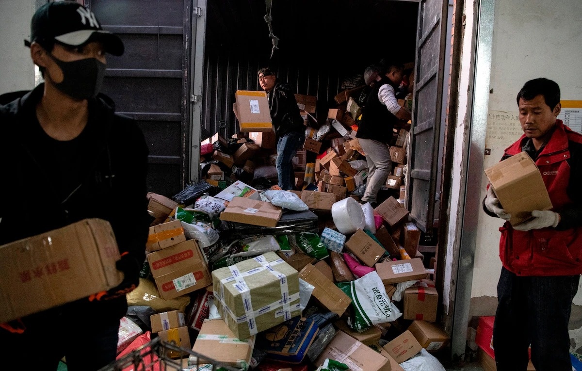 Mo hoi cua nghe 'shipper' tai Trung Quoc hinh anh