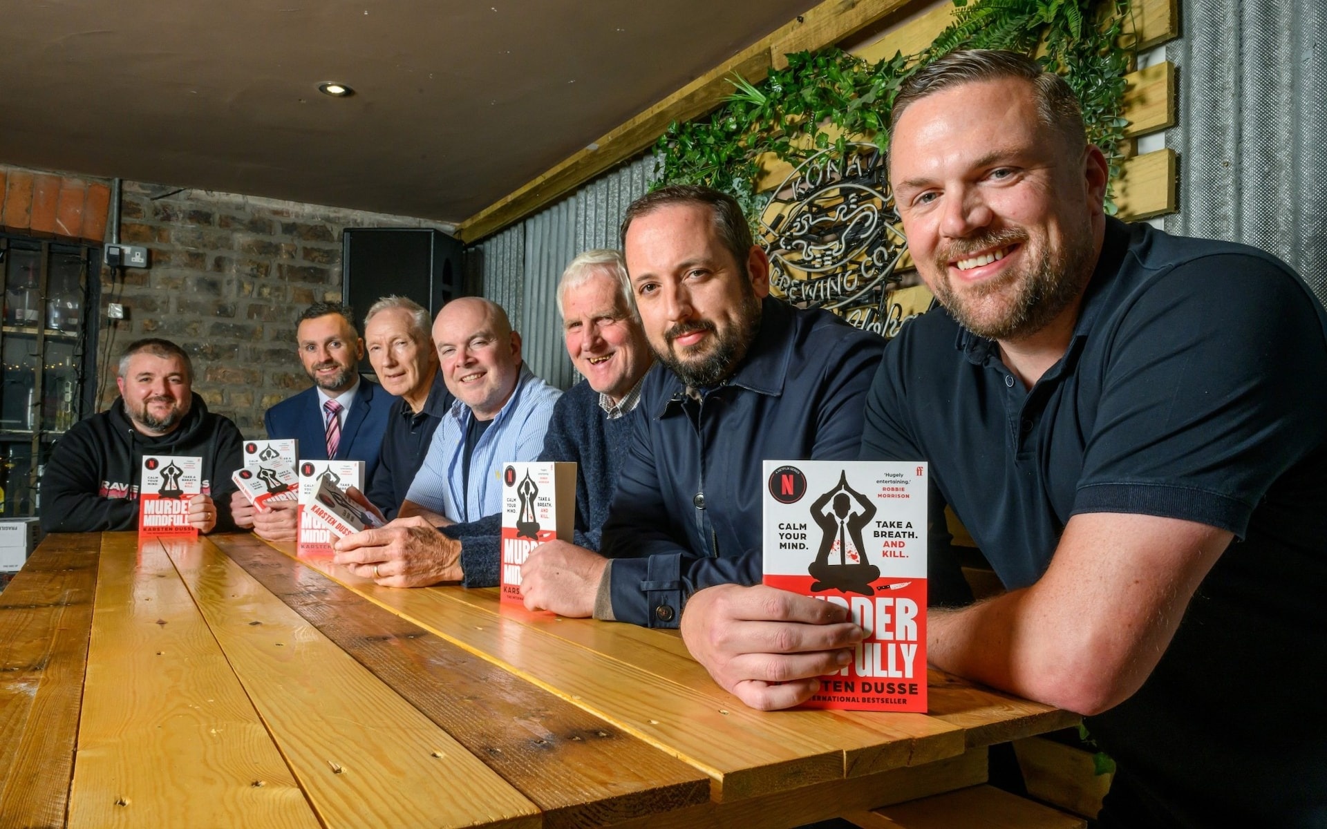 Su noi len cua cac cau lac bo sach danh rieng cho nam hinh anh