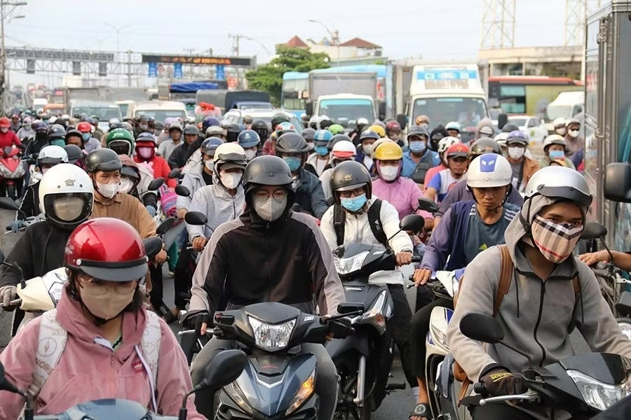 Nhan dien tu dong bien so xe vi pham khi Ha Noi cam xe may xang hinh anh