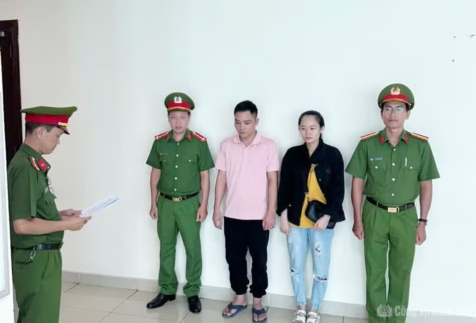cong nghe Dong Tay,  vat tu Carton,  nong nghiep Viet Doan,  Cua hang Viet Doan,  Cty Ngoc Linh TR,  DN Ngoc Linh TR,  Cong ty Tuong Vu,  Giam doc Tuong Vu,  Phan bong gia anh 1