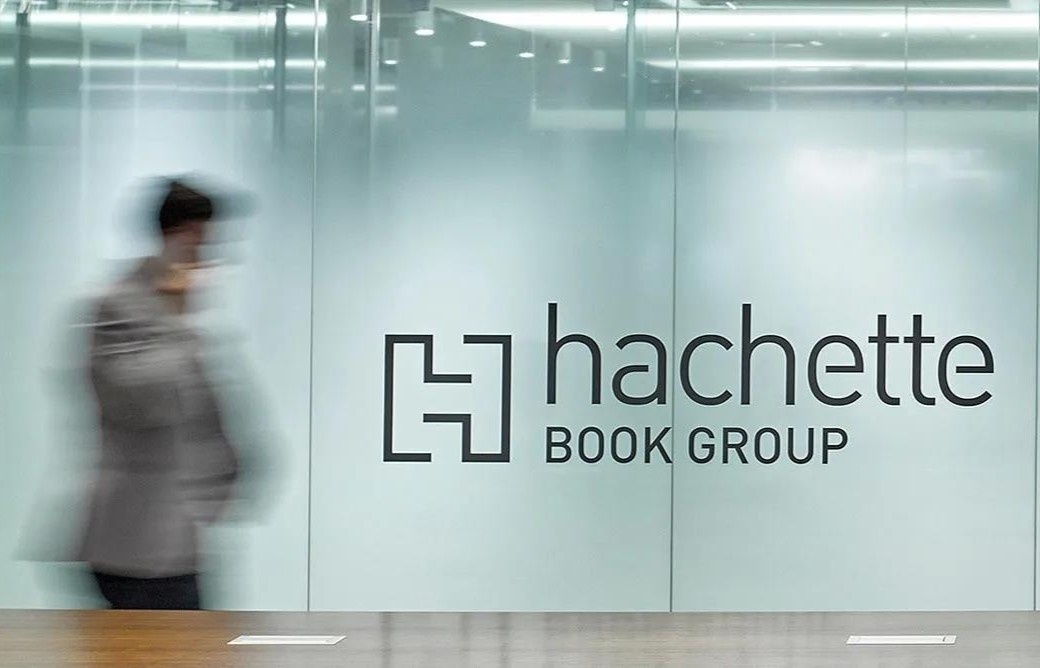 Hachette ảnh 1