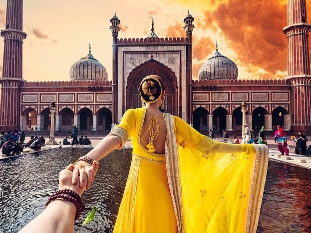 Bi kip song ao nghin like cho doi tre dam me xe dich hinh anh