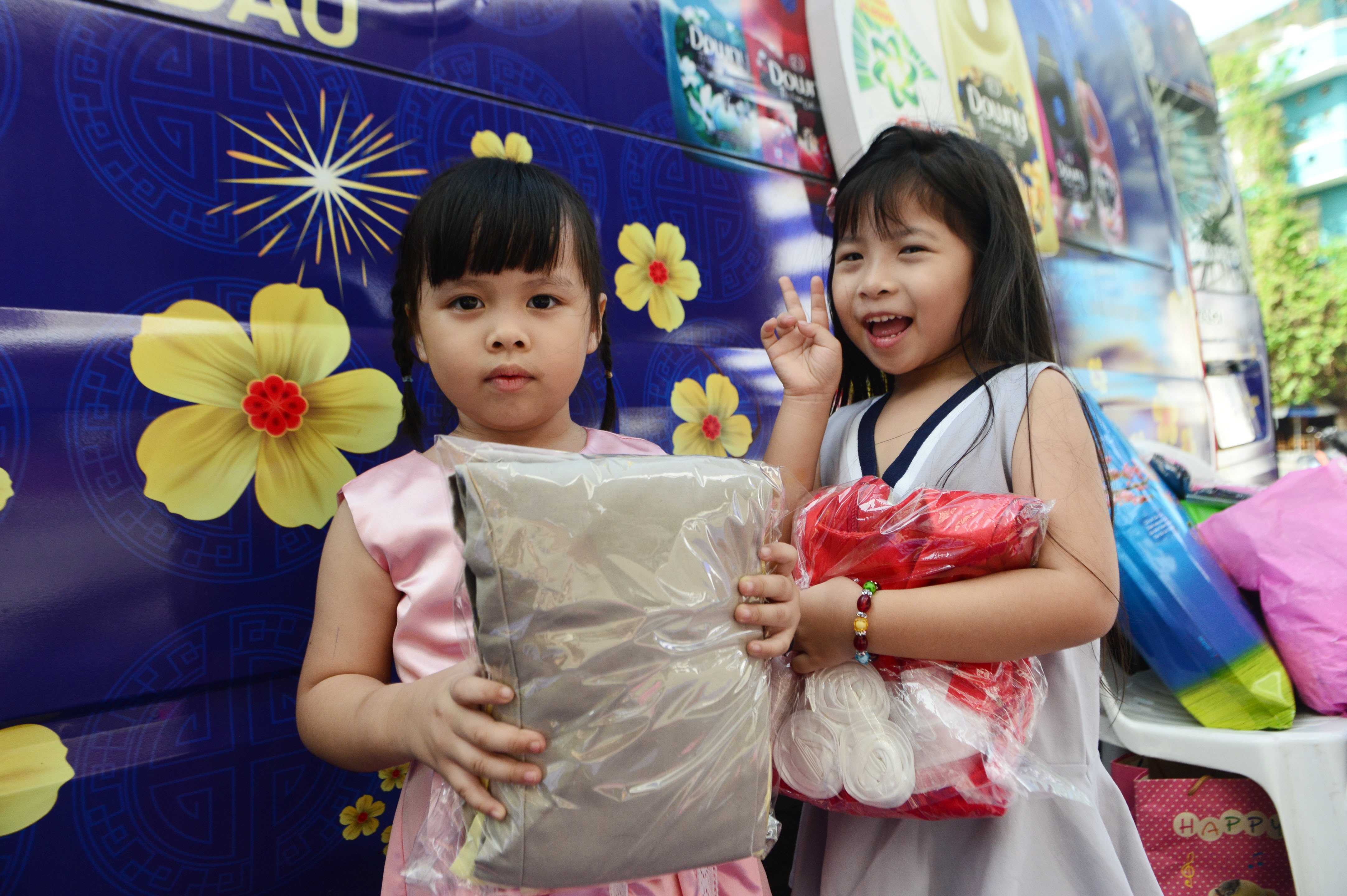 Nguoi dan thanh pho hao hung tham gia ‘Xuan trao tam ao’ hinh anh