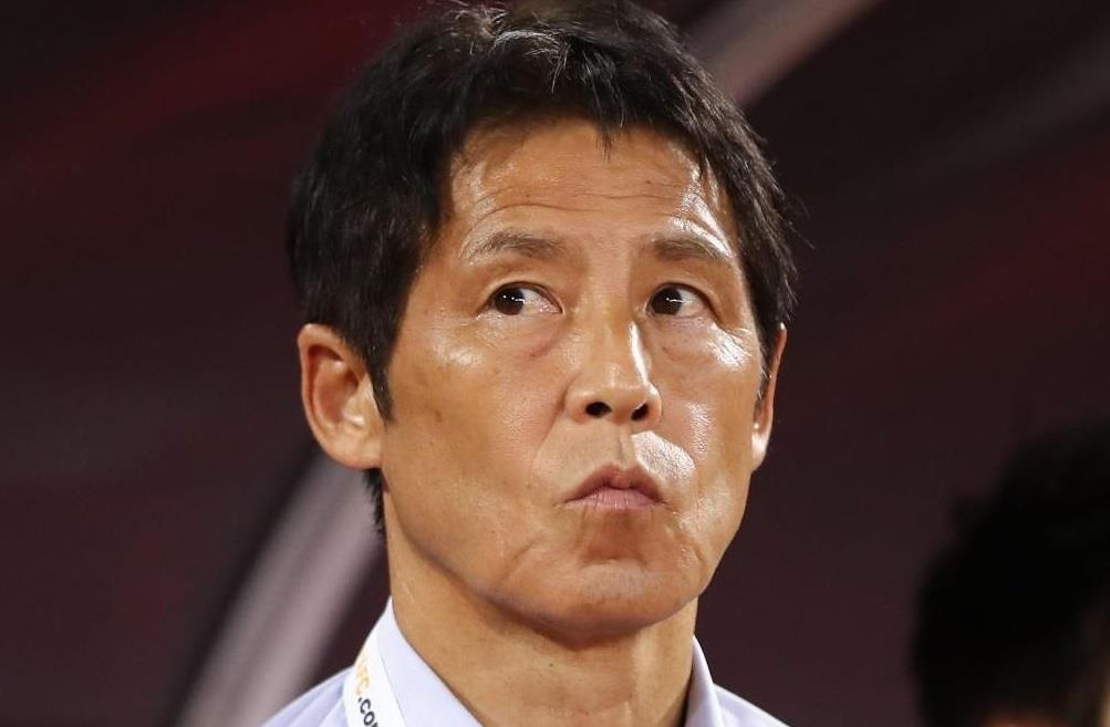 HLV Thai Lan cu tro ly xem Viet Nam dau UAE hinh anh