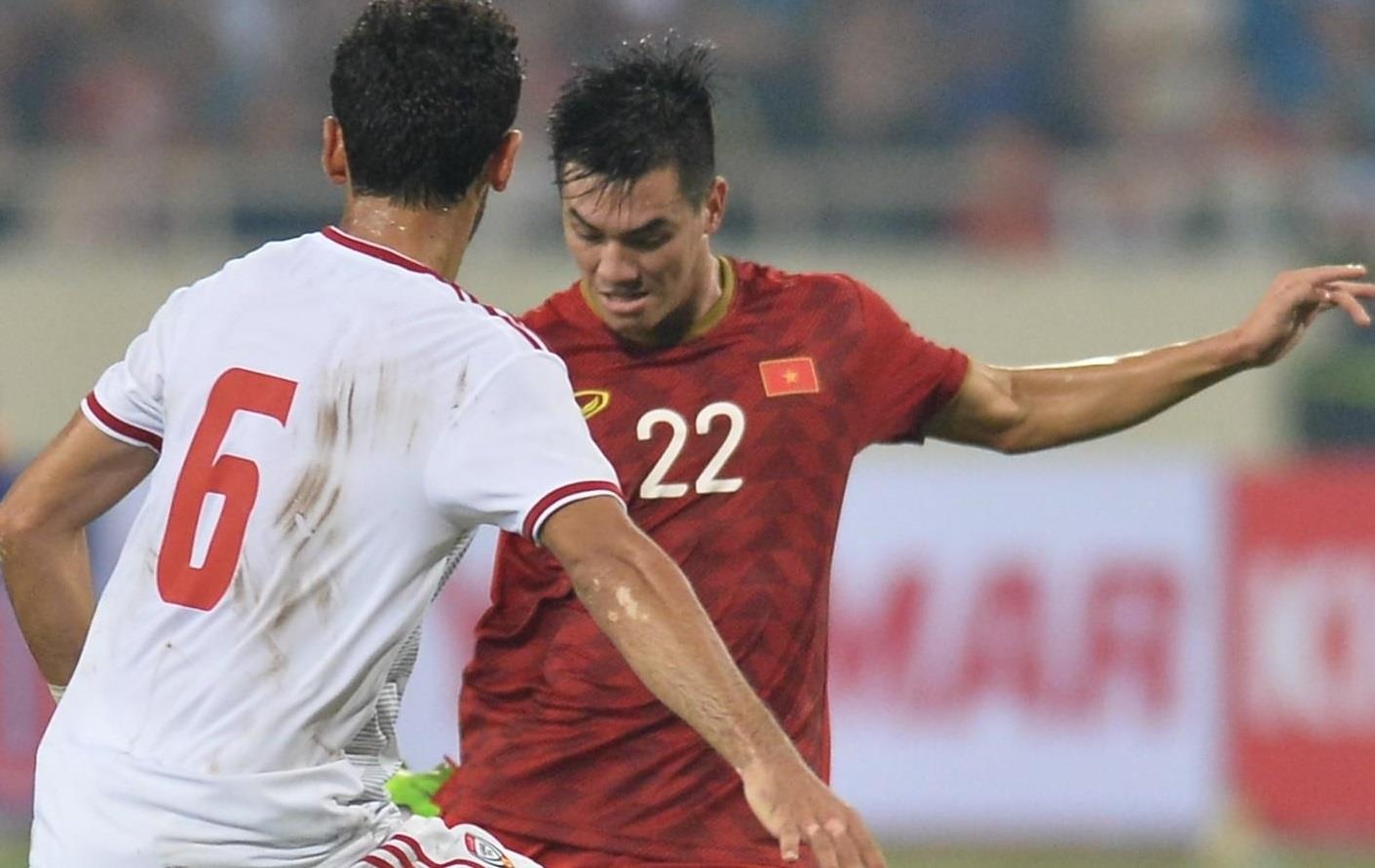 Hong Son: ‘Chi Ronaldo moi sut duoc nhu Tien Linh’ hinh anh