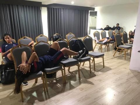 Cong nhan Philippines bi thuong khi doc suc cho SEA Games hinh anh