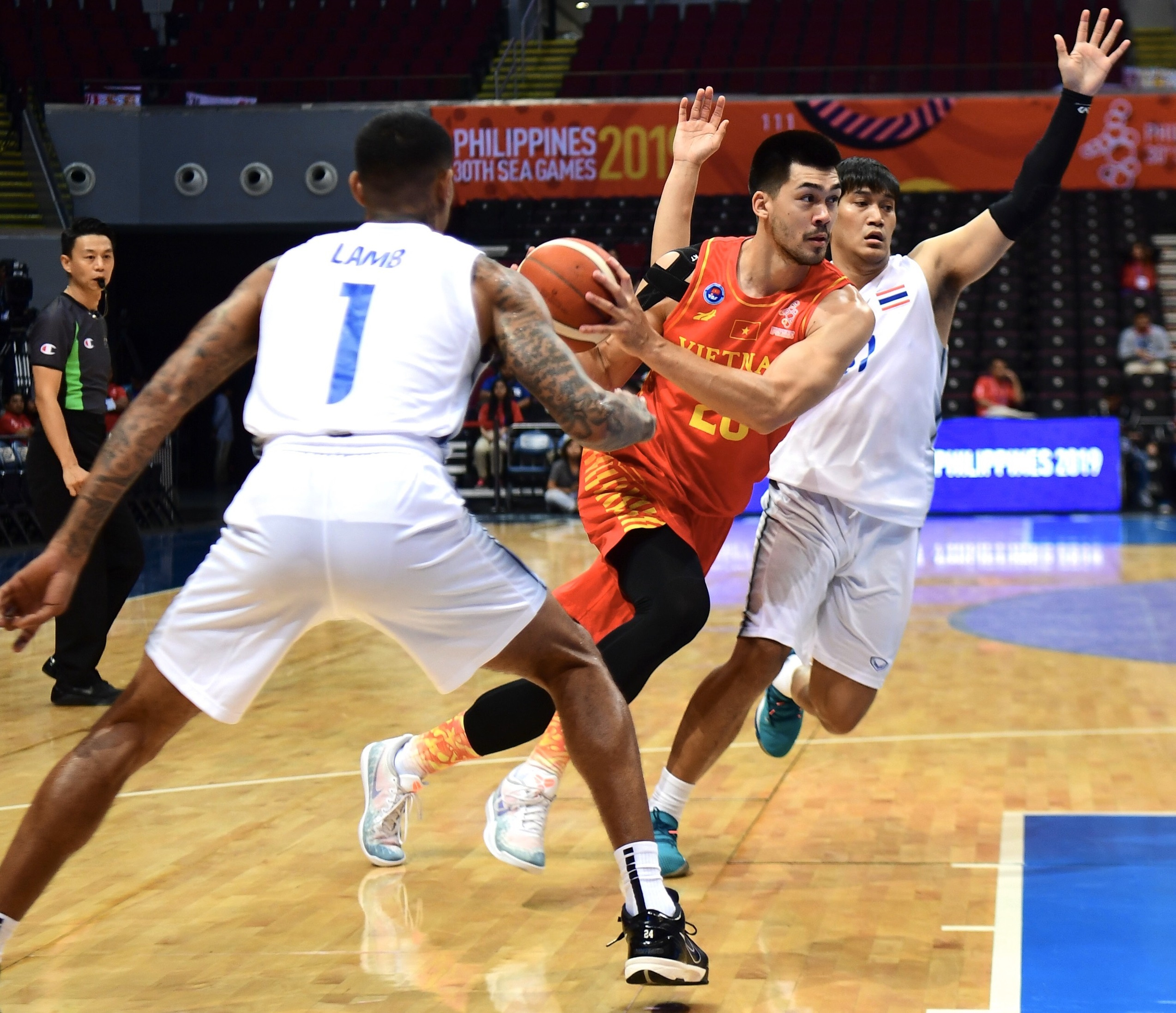 Cau thu bong ro Viet kieu Chris Dierker anh 2