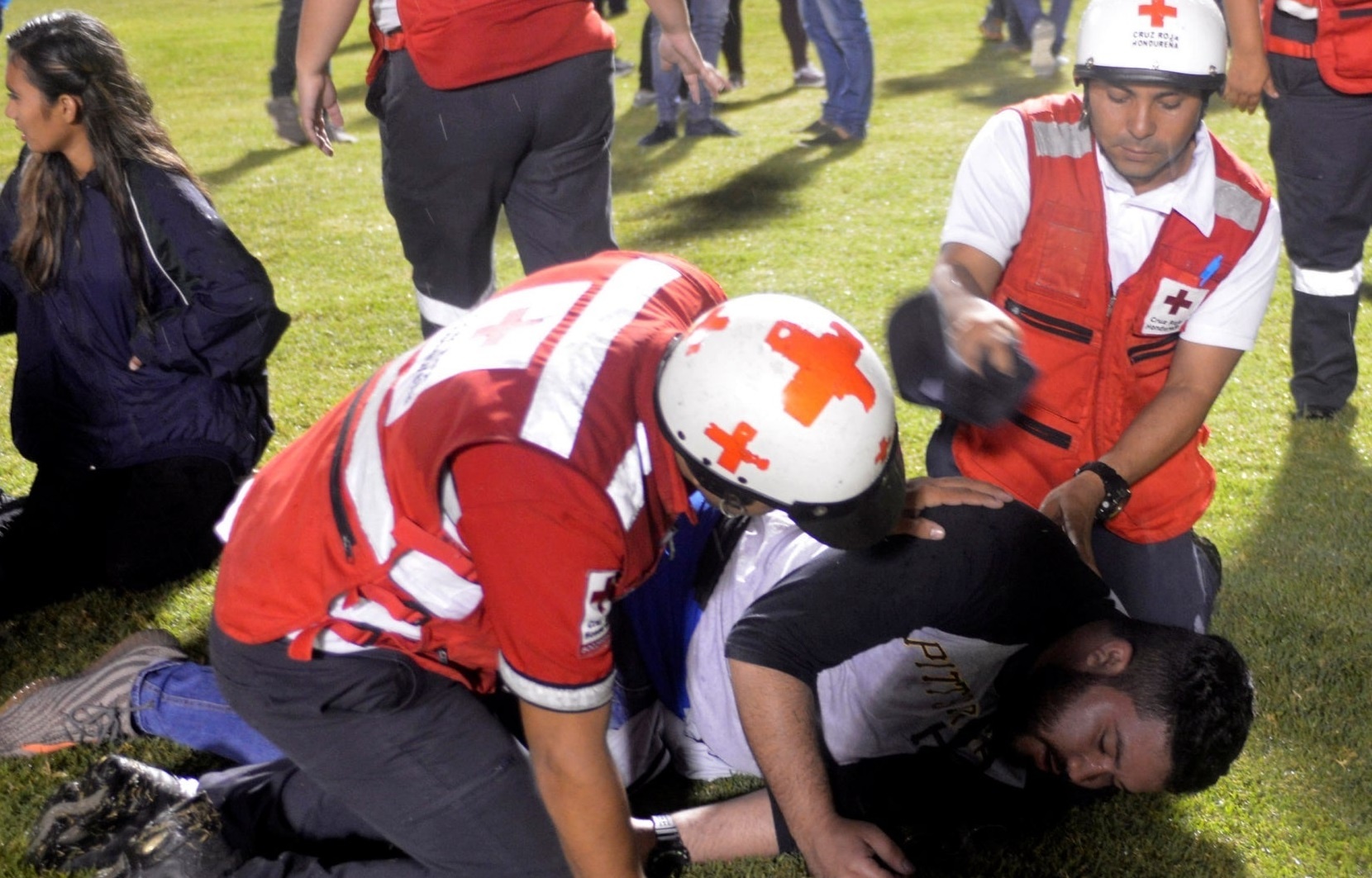 CDV bi ban chet khi dang an mung tai Uruguay hinh anh