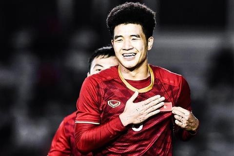 Ha Duc Chinh va phong do khi len tuyen hinh anh