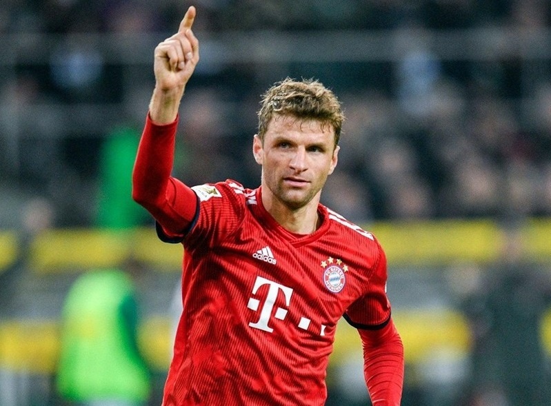 Mueller lap ky luc kien tao trong chien thang cua Bayern hinh anh
