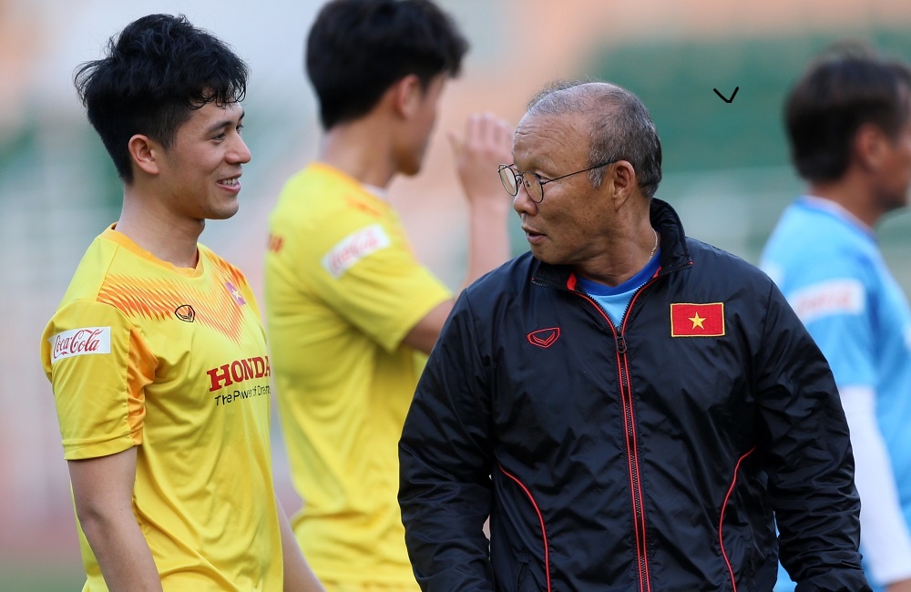 Dinh Trong tap them duoi su theo doi cua thay Park hinh anh