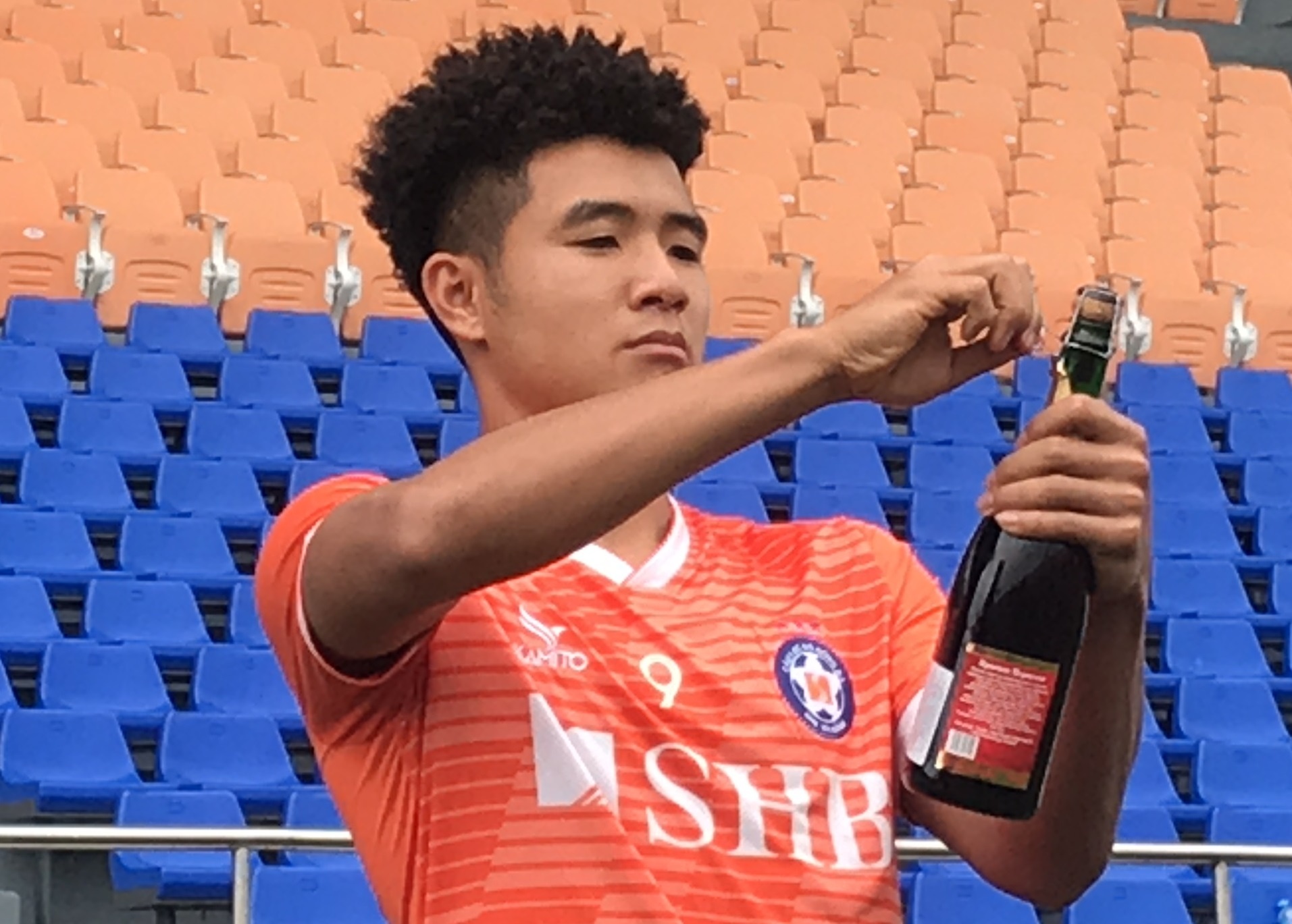 Ha Duc Chinh: ‘Toi san sang cho V.League 2020’ hinh anh