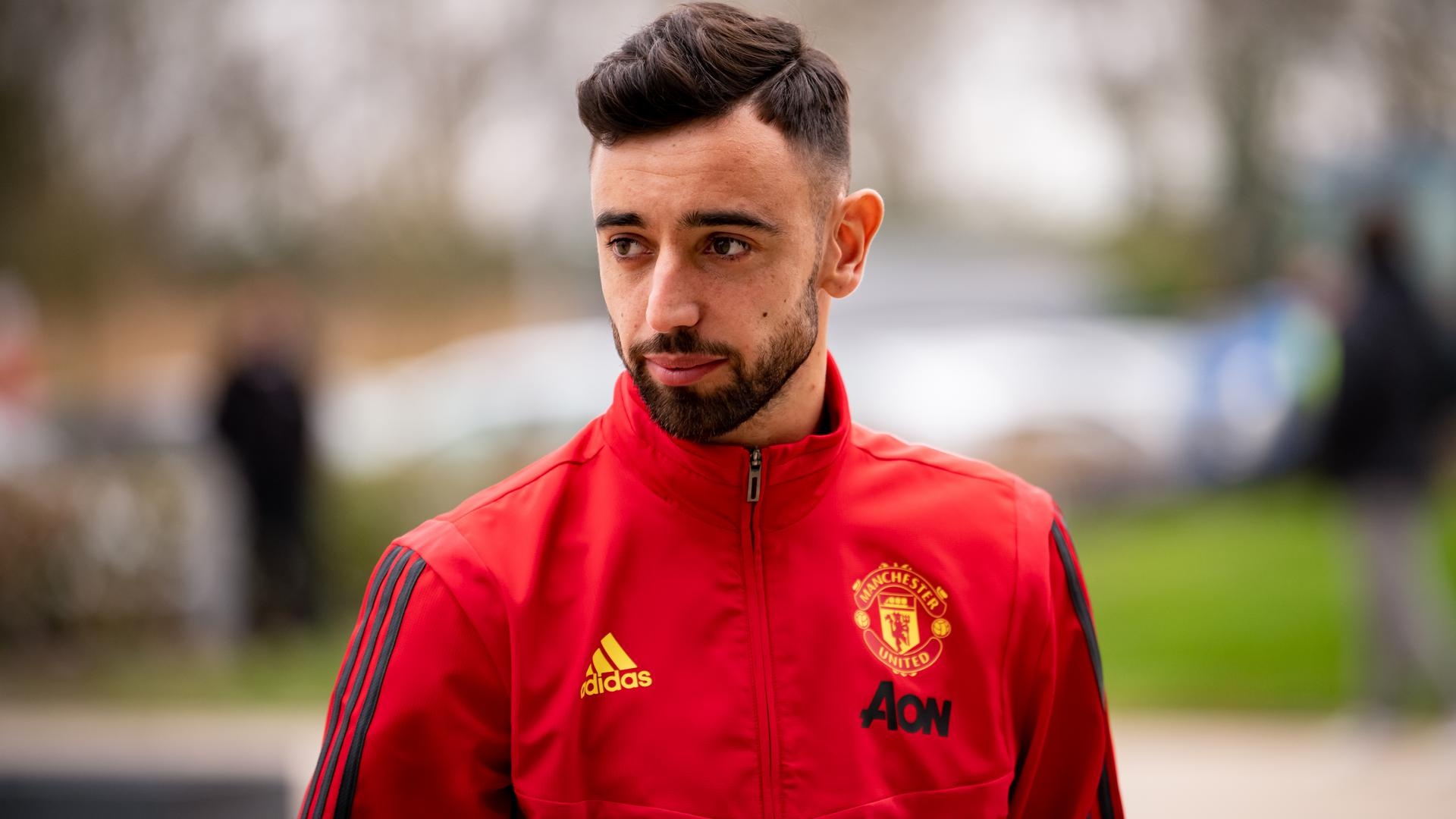 Hinh anh dau tien cua Bruno Fernandes tren san tap MU hinh anh