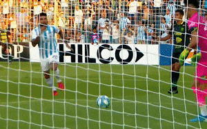 Thu mon nhan ban thua vi pha xu ly loi truoc khung thanh hinh anh