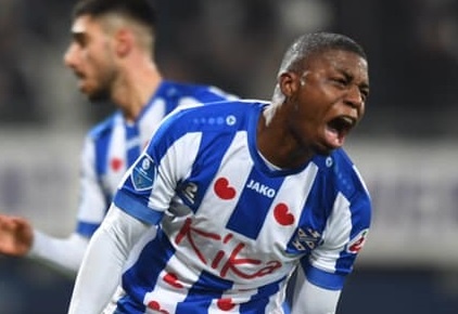 SC Heerenveen khong the thang du tung 30 cu dut diem hinh anh