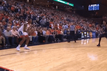 Suc bat cua cau thu bong ro nang 129 kg hinh anh