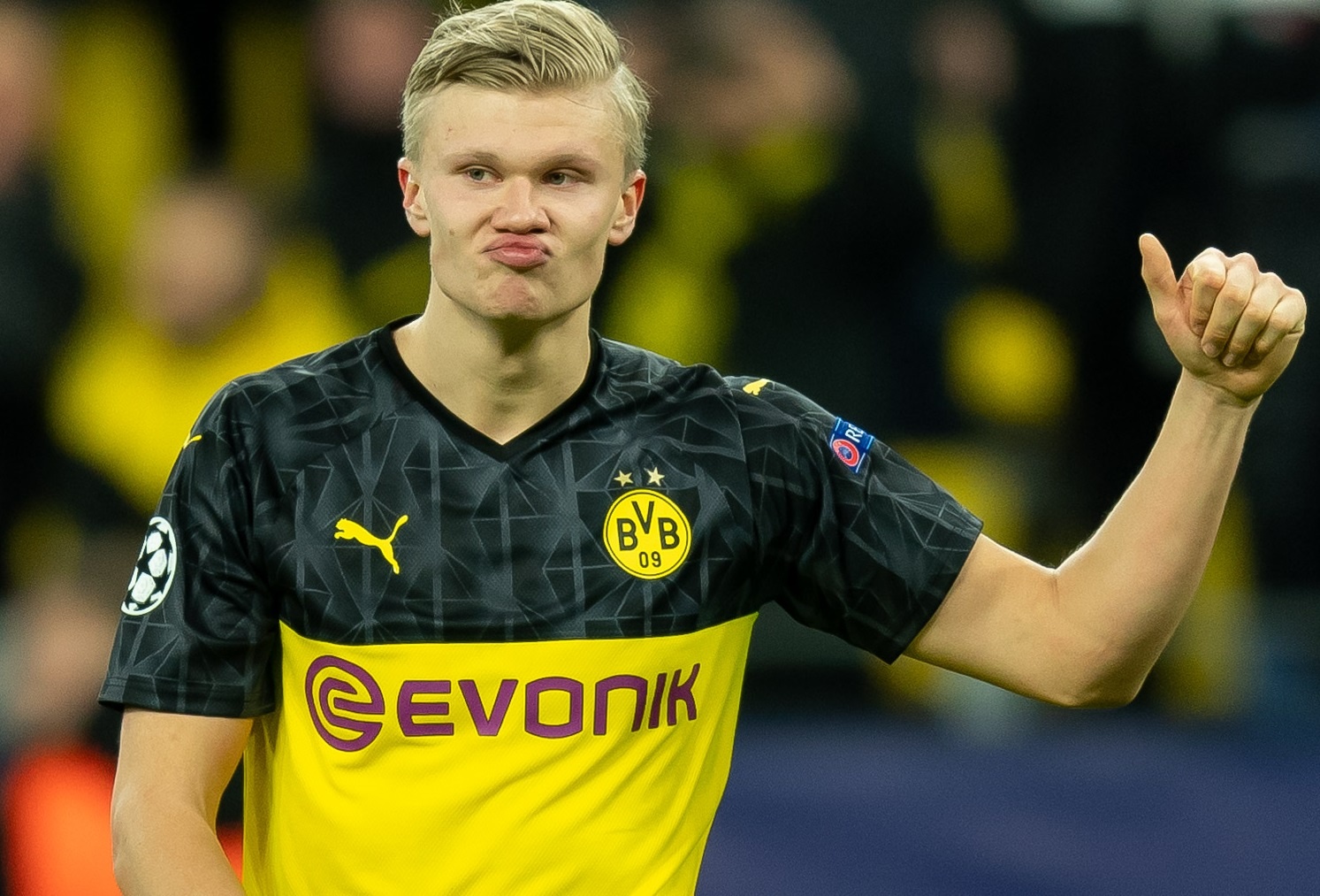 Thuoc phim Haaland choi bong nam 13 tuoi gay chu y hinh anh