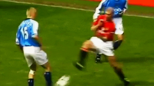 Cu dap bong khien bo cua Erling Haaland gia tu san co hinh anh