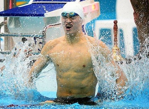 Sun Yang va khoanh khac tro thanh con cung the thao Trung Quoc hinh anh